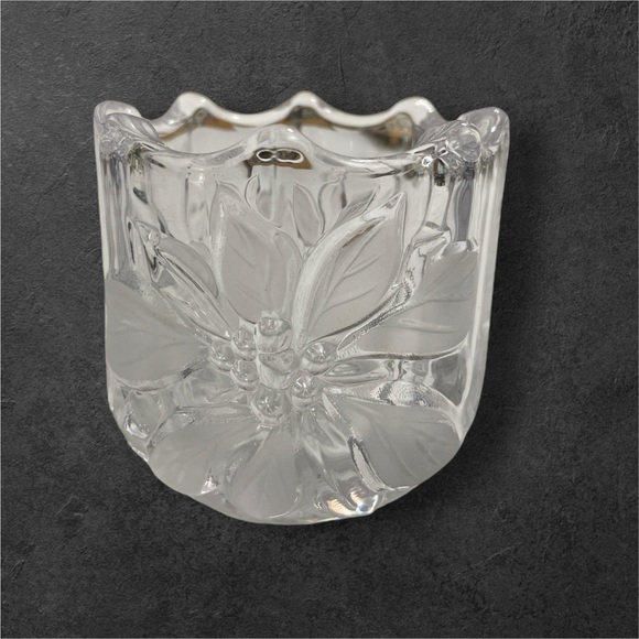 Mikasa Crystal Poinsettia
Votive Candle Holder/Trinket
Bowl/Nut Bowl 4"H - Picture 1 of 8